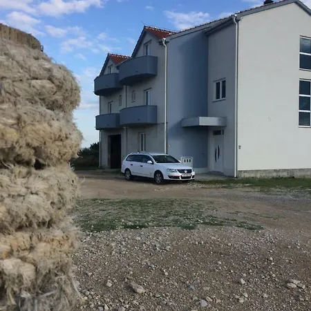 Apartmani Niko 1 Radovin Exterior photo