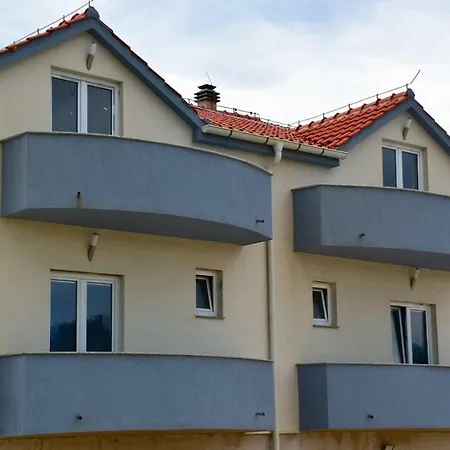 Apartmani Niko 1 Radovin Exterior photo