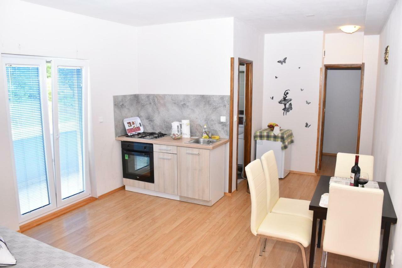 Apartament Niko 1 *